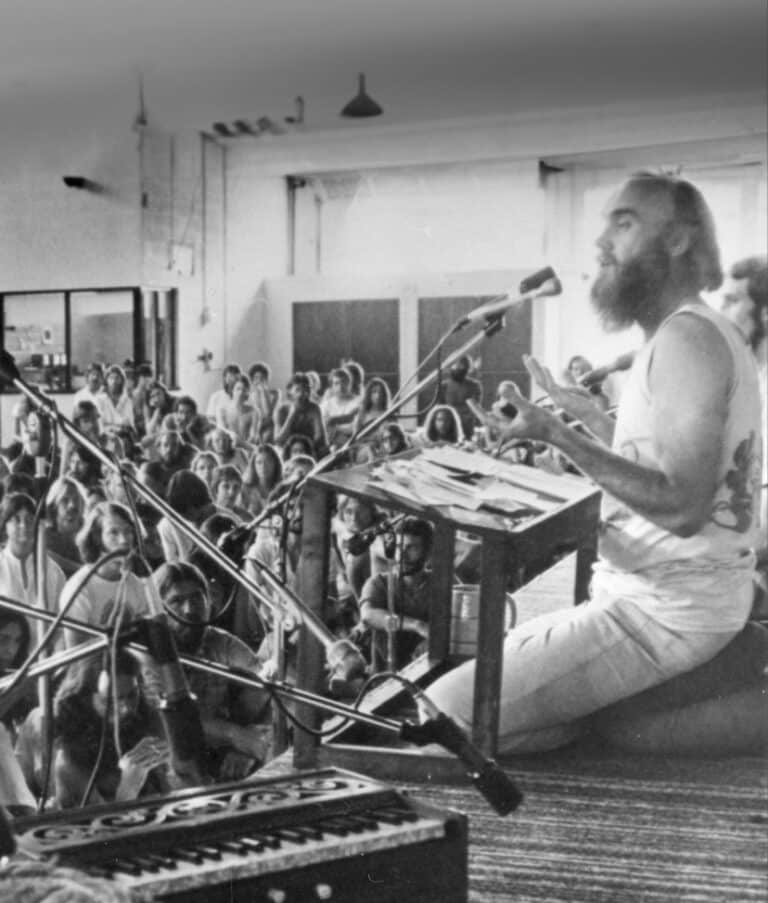 Ram Dass teaching at Naropa Institute in 1974